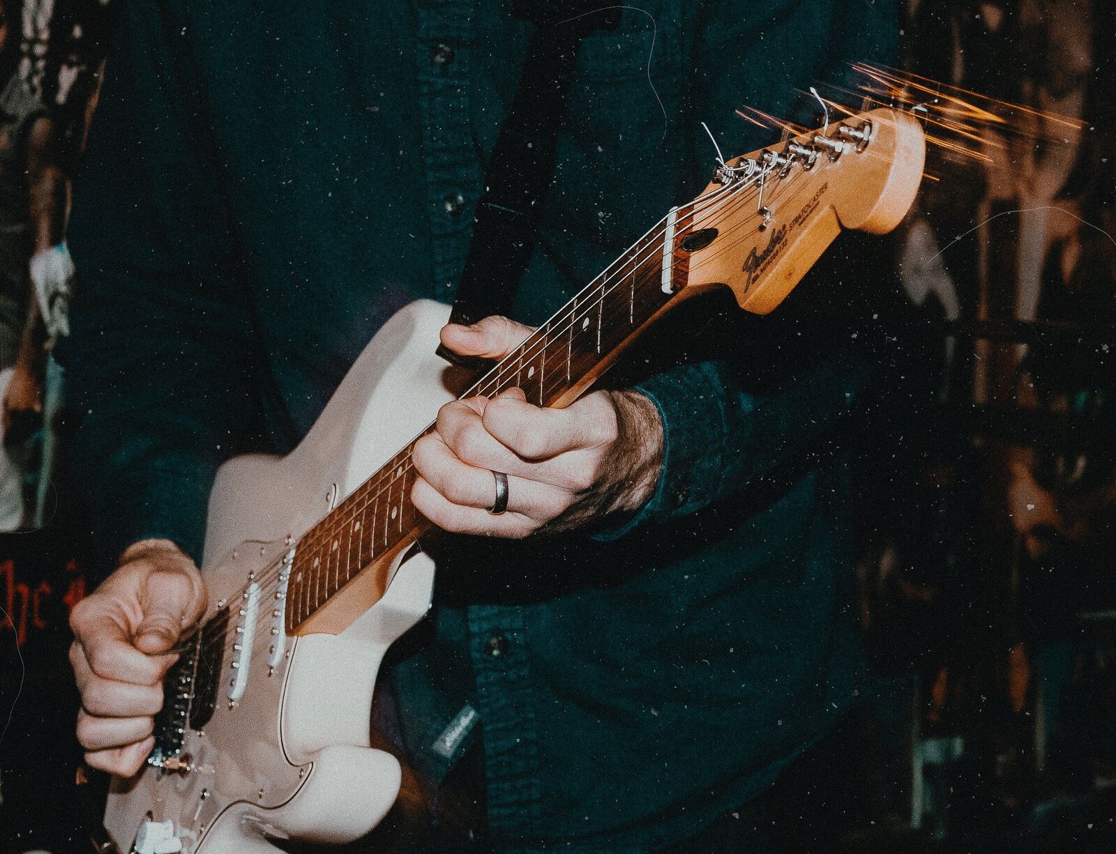 Guitar & Bass